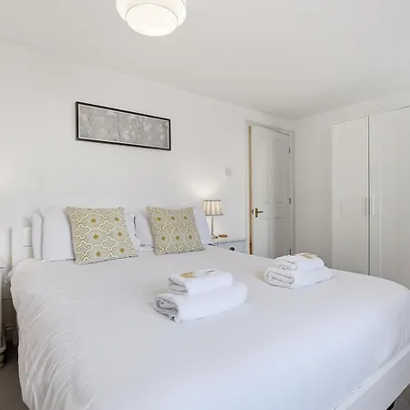 Appartement With Free Parking Wifi - Pass The Keys *