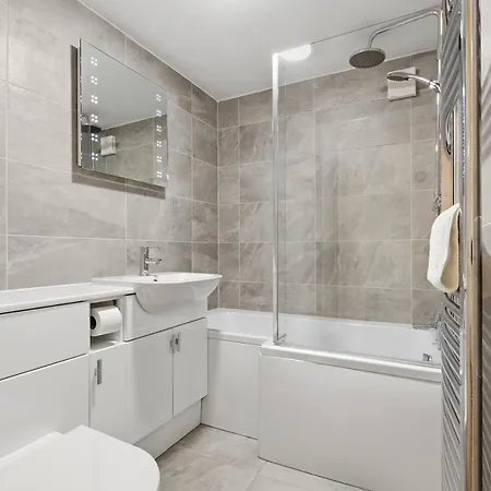 Appartement With Free Parking Wifi - Pass The Keys *